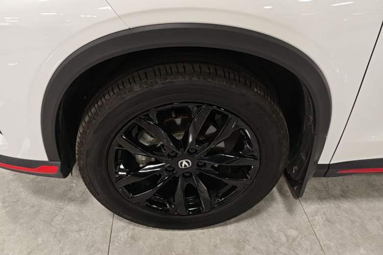 Used CHANGAN X5 PLUS 2024 1.5T DCT Excellence Edition Left Front Wheel Hub