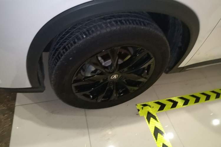 Used CHANGAN X5 PLUS 2024 1.5T DCT Enjoyment Version Left Front Wheel Hub