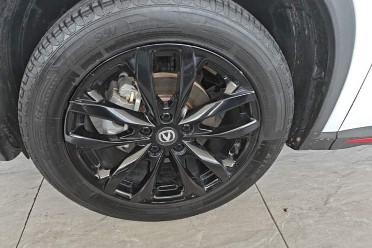 Used CHANGAN X5 PLUS 2024 1.5T DCT Excellence Edition Left Front Wheel Hub
