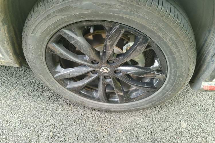 Used CHANGAN X5 PLUS 2024 1.5T DCT Excellence Edition Right Front Wheel Hub