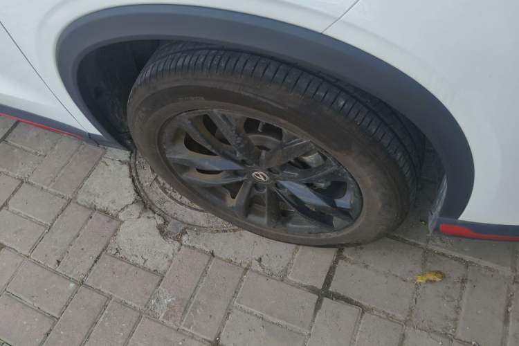 Used CHANGAN X5 PLUS 2024 1.5T DCT Excellence Edition Right Front Wheel Hub