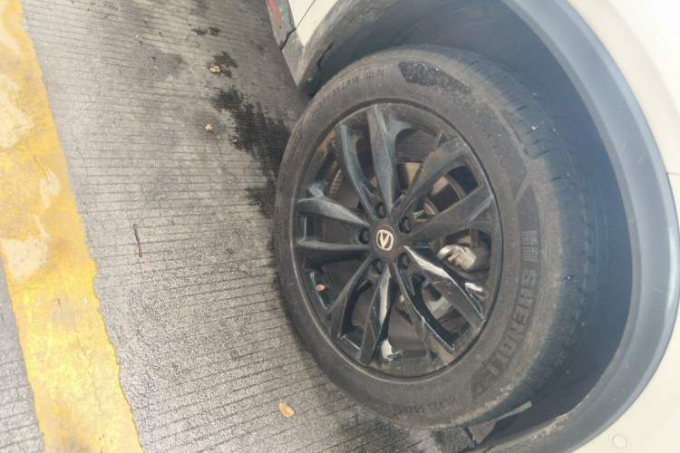 Used CHANGAN X5 PLUS 2024 1.5T DCT ZhiZun Version Right Front Wheel Hub