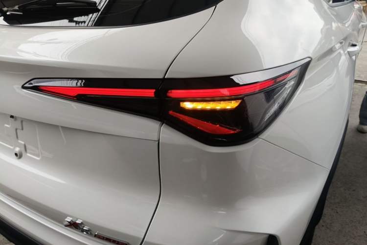 Used CHANGAN X5 PLUS 2024 1.5T DCT Enjoyment Version Right Rear Taillight
