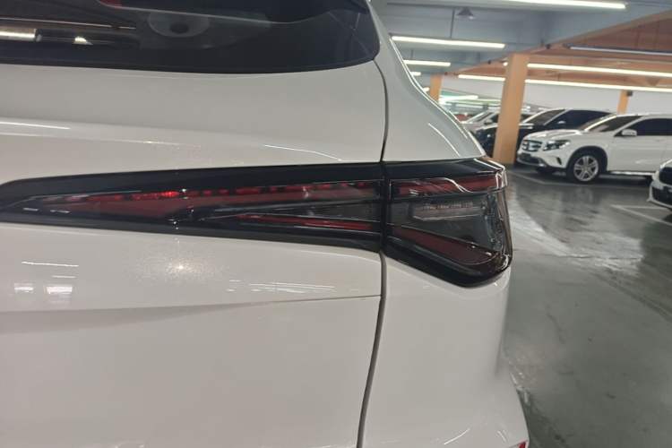 Used CHANGAN X5 PLUS 2024 1.5T DCT ZhiZun Version Right Rear Taillight