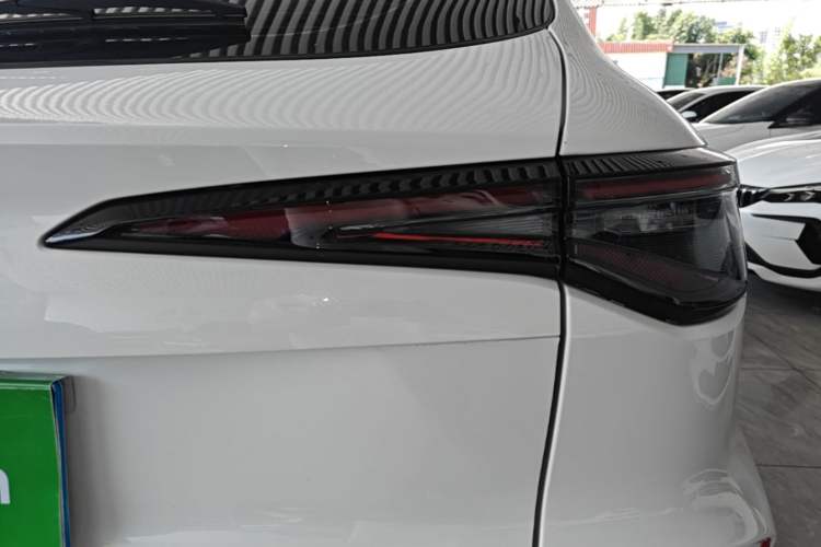 Used CHANGAN X5 PLUS 2024 1.5T DCT Excellence Edition Right Rear Taillight