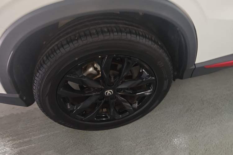 Used CHANGAN X5 PLUS 2024 1.5T DCT ZhiZun Version Right Rear Wheel Hub