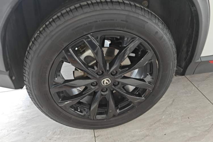 Used CHANGAN X5 PLUS 2024 1.5T DCT Excellence Edition Right Rear Wheel Hub