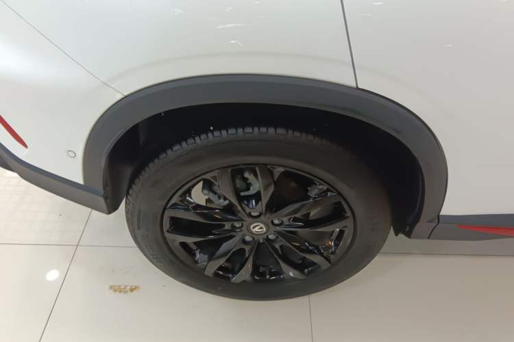 Used CHANGAN X5 PLUS 2024 1.5T DCT ZhiZun Version Right Rear Wheel Hub