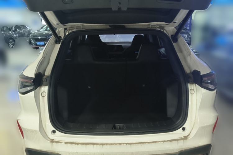Used CHANGAN X5 PLUS 2024 1.5T DCT ZhiZun Version Trunk