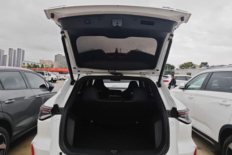 Used CHANGAN X5 PLUS 2024 1.5T DCT ZhiZun Version Trunk