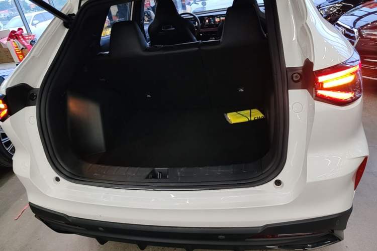Used CHANGAN X5 PLUS 2024 1.5T DCT ZhiZun Version Trunk