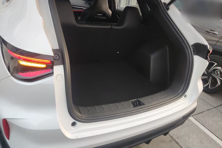Used CHANGAN X5 PLUS 2024 1.5T DCT ZhiZun Version Trunk
