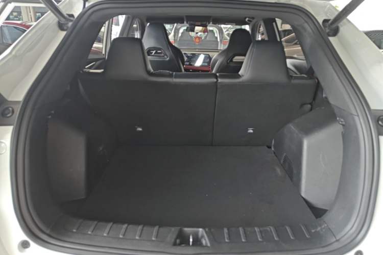 Used CHANGAN X5 PLUS 2024 1.5T DCT Excellence Edition Trunk