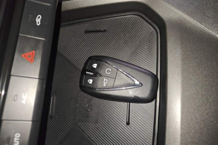 Used CHANGAN X5 PLUS 2024 1.5T DCT Excellence Edition Vehicle Key