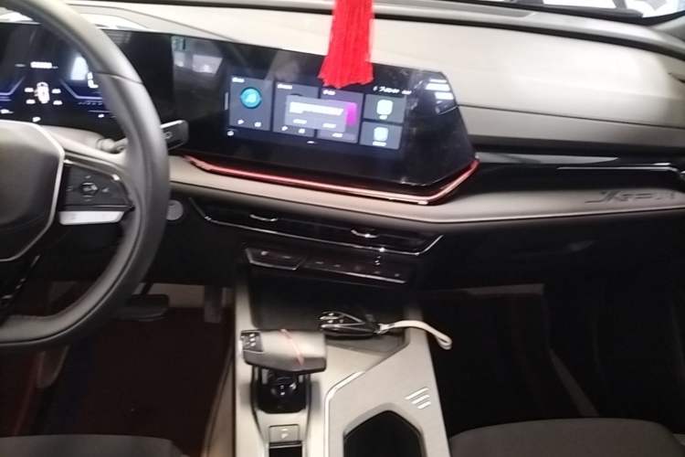 Used CHANGAN X5 PLUS 2025 1.5T DCT High-Energy Version Audio And AC Panel