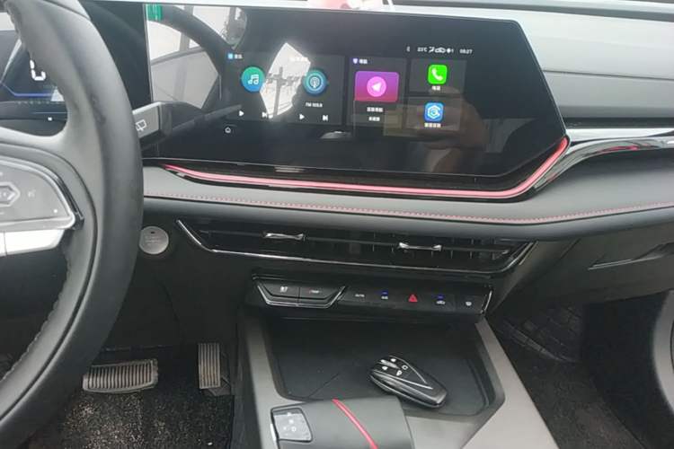 Used CHANGAN X5 PLUS 2025 1.5T DCT High-Energy Version Audio And AC Panel