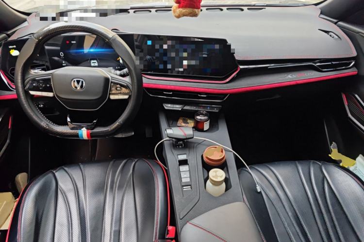 Used CHANGAN X5 PLUS 2025 1.5T DCT Superior Edition Center Console