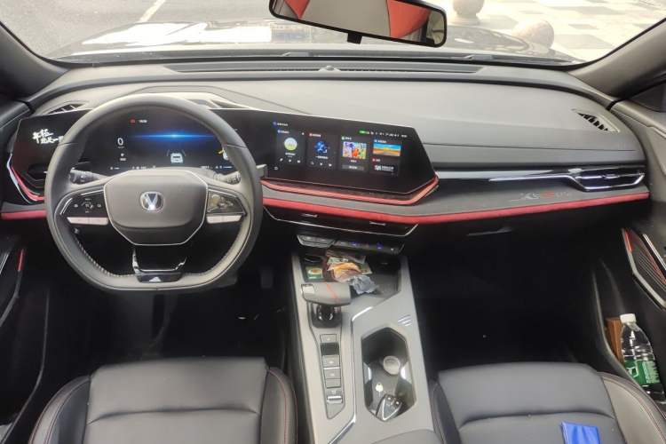 Used CHANGAN X5 PLUS 2025 1.5T DCT Superior Edition Center Console