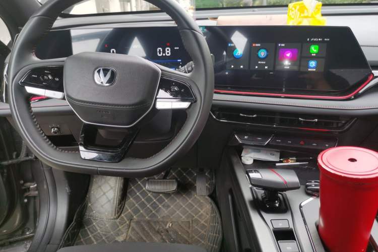 Used CHANGAN X5 PLUS 2025 1.5T DCT High-Energy Version Center Console