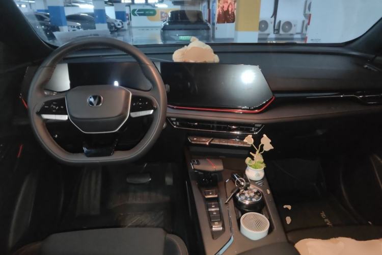 Used CHANGAN X5 PLUS 2025 1.5T DCT High-Energy Version Center Console