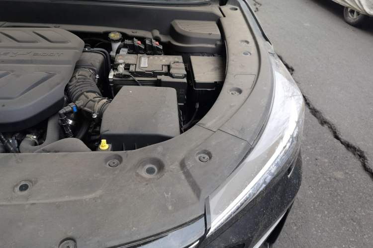 Used CHANGAN X5 PLUS 2025 1.5T DCT High-Energy Version Engine Bay Left