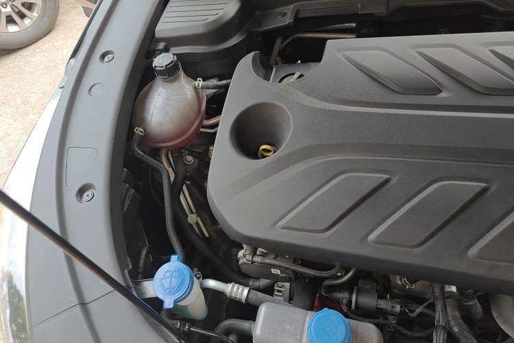 Used CHANGAN X5 PLUS 2025 1.5T DCT Excellence Edition Engine Bay Right