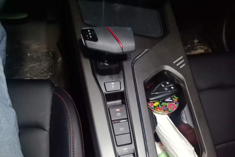 Used CHANGAN X5 PLUS 2025 1.5T DCT Pioneer Edition Gear Lever