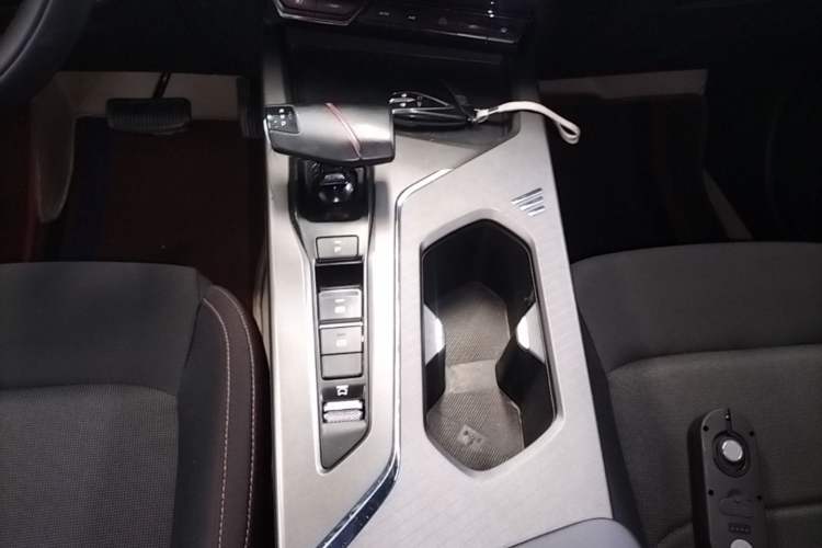 Used CHANGAN X5 PLUS 2025 1.5T DCT High-Energy Version Gear Lever