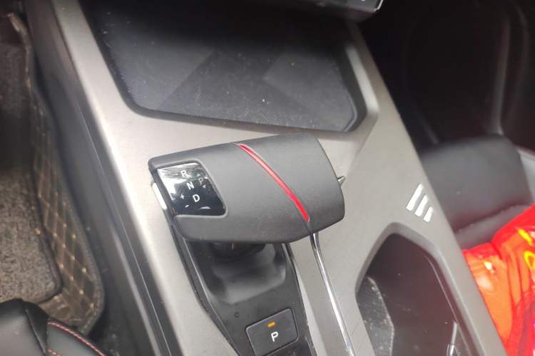 Used CHANGAN X5 PLUS 2025 1.5T DCT Pioneer Edition Gear Lever