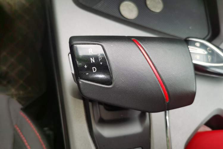 Used CHANGAN X5 PLUS 2025 1.5T DCT High-Energy Version Gear Lever