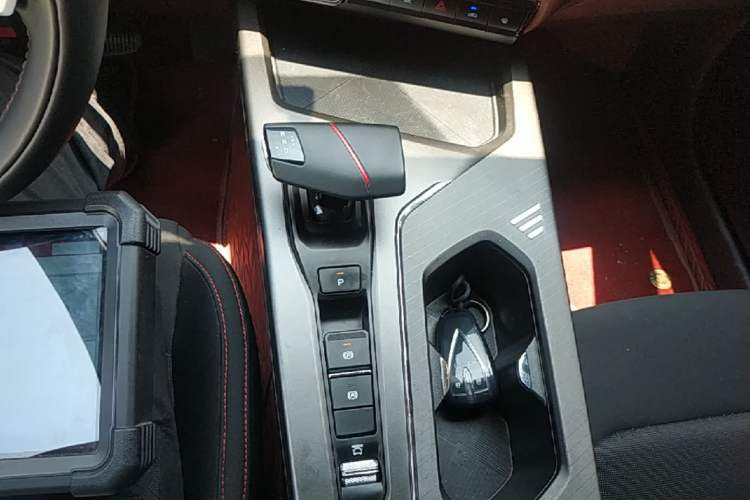 Used CHANGAN X5 PLUS 2025 1.5T DCT High-Energy Version Gear Lever