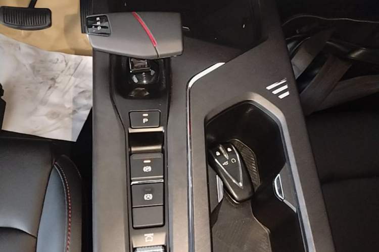 Used CHANGAN X5 PLUS 2025 1.5T DCT Excellence Edition Gear Lever