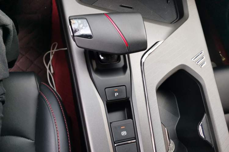 Used CHANGAN X5 PLUS 2025 1.5T DCT Excellence Edition Gear Lever