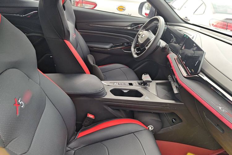 Used CHANGAN X5 PLUS 2025 1.5T DCT Pioneer Edition Interior 3