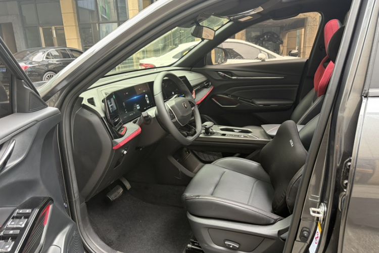 Used CHANGAN X5 PLUS 2025 1.5T DCT Excellence Edition Interior 3