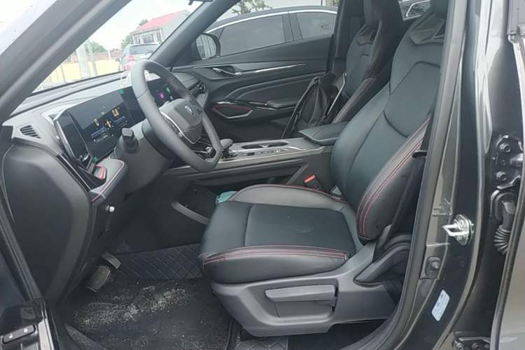 Used CHANGAN X5 PLUS 2025 1.5T DCT High-Energy Version Left Front Seat