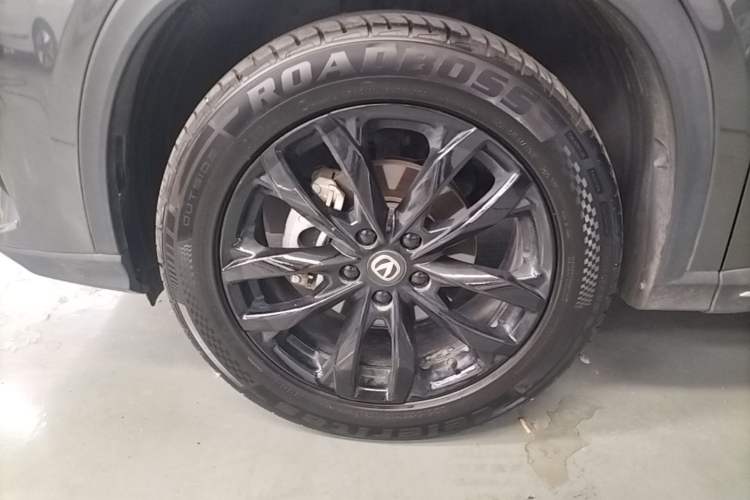 Used CHANGAN X5 PLUS 2025 1.5T DCT High-Energy Version Left Front Wheel Hub