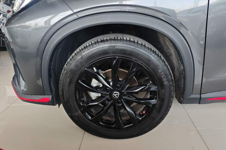 Used CHANGAN X5 PLUS 2025 1.5T DCT Excellence Edition Left Front Wheel Hub