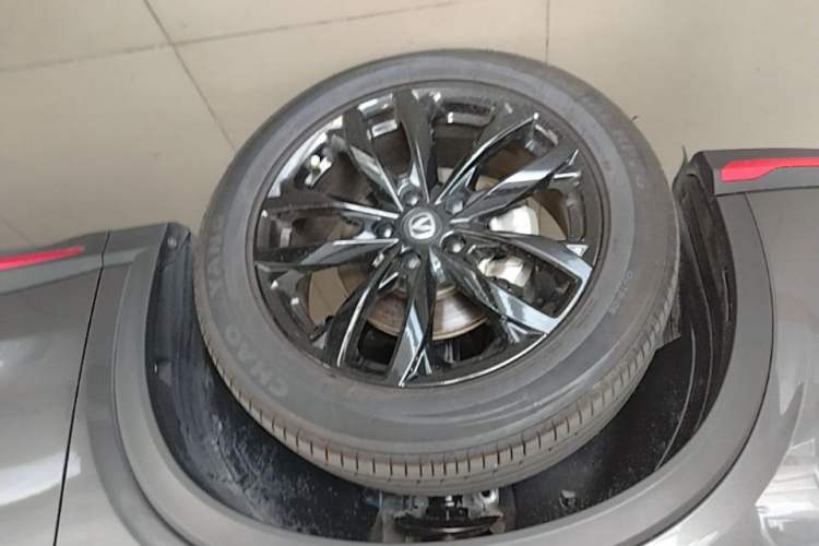 Used CHANGAN X5 PLUS 2025 1.5T DCT Excellence Edition Left Front Wheel Hub