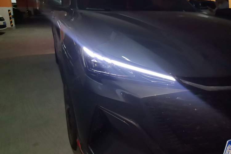 Used CHANGAN X5 PLUS 2025 1.5T DCT Pioneer Edition Right Front Headlight