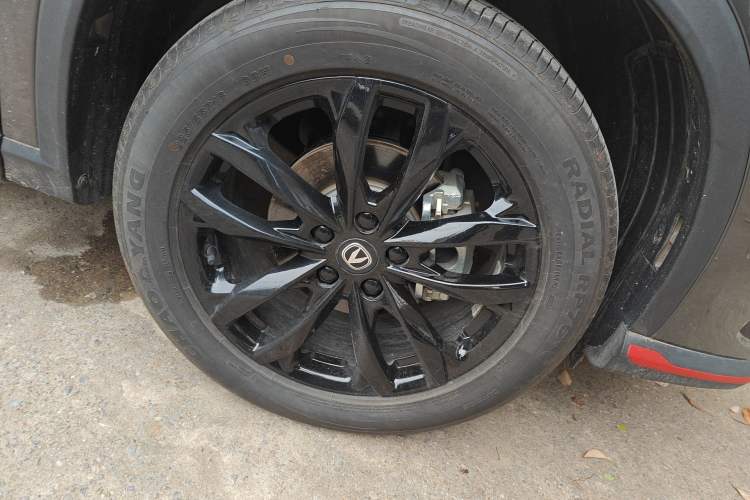 Used CHANGAN X5 PLUS 2025 1.5T DCT Excellence Edition Right Front Wheel Hub