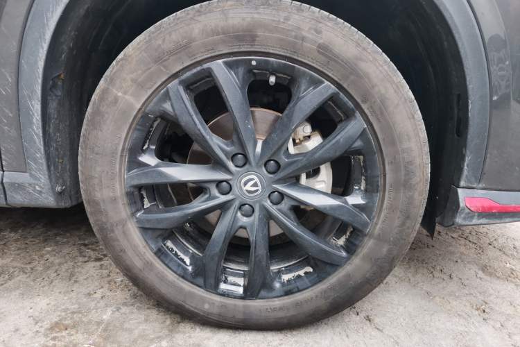 Used CHANGAN X5 PLUS 2025 1.5T DCT Excellence Edition Right Front Wheel Hub