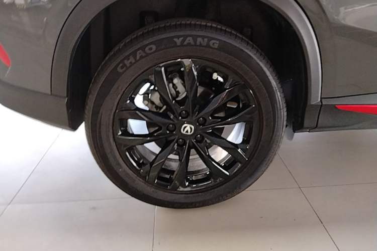 Used CHANGAN X5 PLUS 2025 1.5T DCT Excellence Edition Right Rear Wheel Hub
