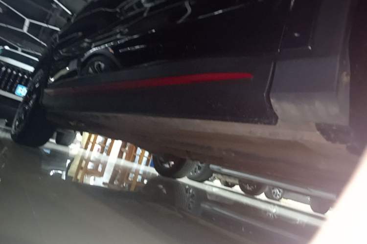 Used CHANGAN X5 PLUS 2025 1.5T DCT Pioneer Edition Right Side Sill
