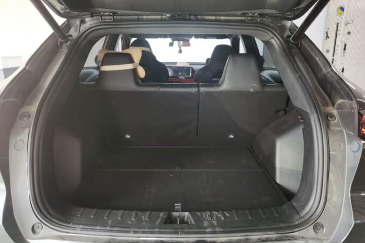 Used CHANGAN X5 PLUS 2025 1.5T DCT ZhiZun Edition Trunk