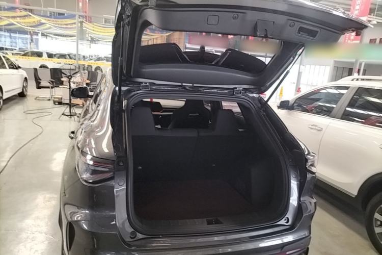 Used CHANGAN X5 PLUS 2025 1.5T DCT High-Energy Version Trunk