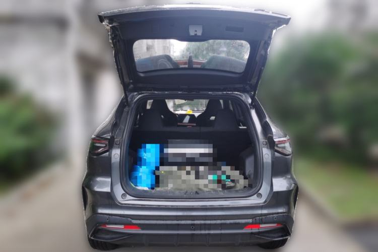 Used CHANGAN X5 PLUS 2025 1.5T DCT High-Energy Version Trunk