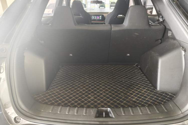 Used CHANGAN X5 PLUS 2025 1.5T DCT High-Energy Version Trunk