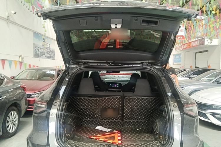 Used CHANGAN X5 PLUS 2025 1.5T DCT High-Energy Version Trunk