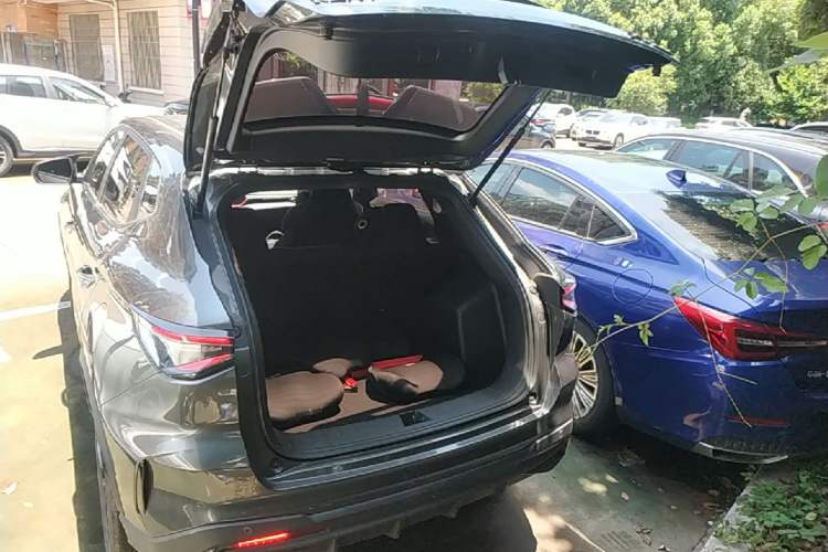 Used CHANGAN X5 PLUS 2025 1.5T DCT High-Energy Version Trunk